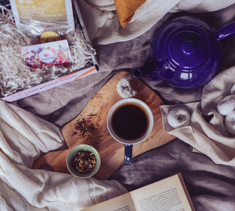 Les Avantages de Boire du Thé en Automne : Chaleur, Confort et Bienfaits