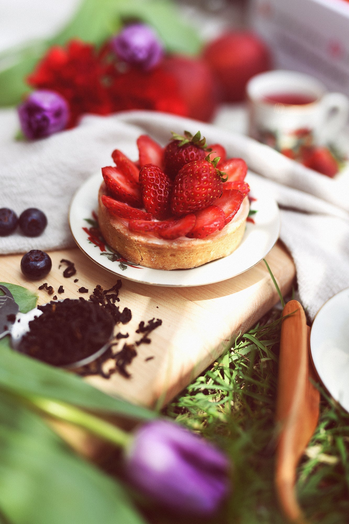 Fleurs et lumière : accueillir le printemps dans sa tasse