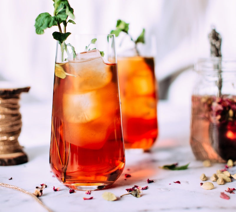 Recette de thé vert glacé à la menthe : fraîcheur estivale assurée !