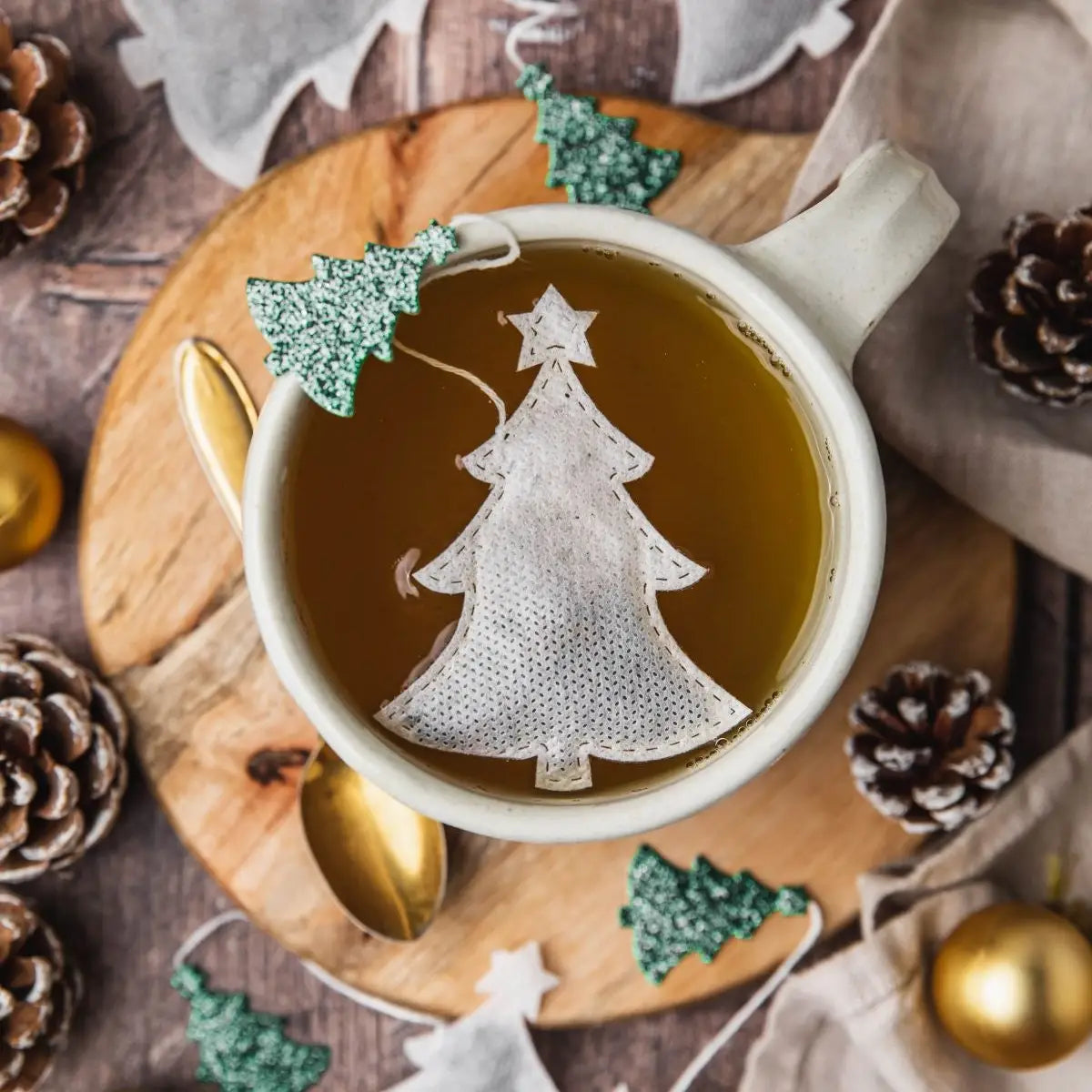 Sachets de thé sapin de Noël Tea Heritage en thé noir bio